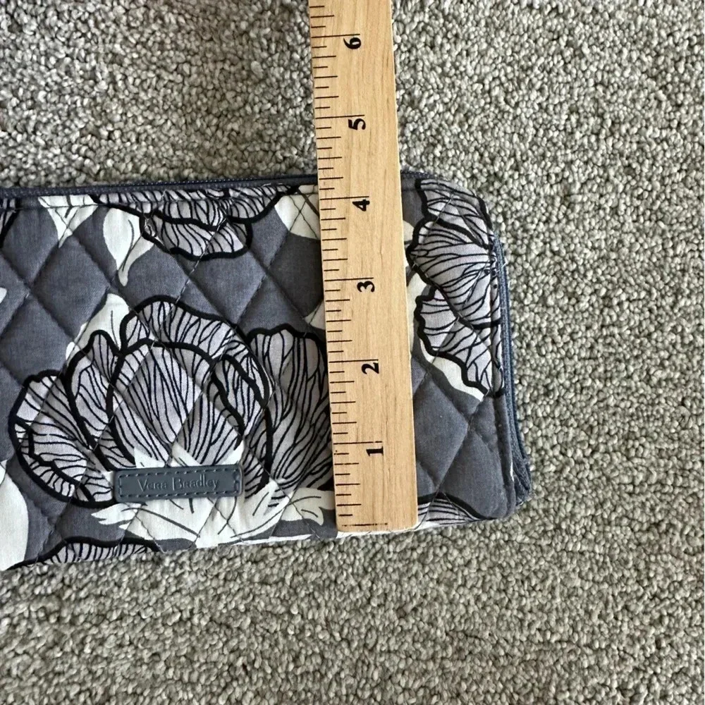 Vera Bradley RFID Blocking Tech‎ Wristlet Moon Shadow Meadow
